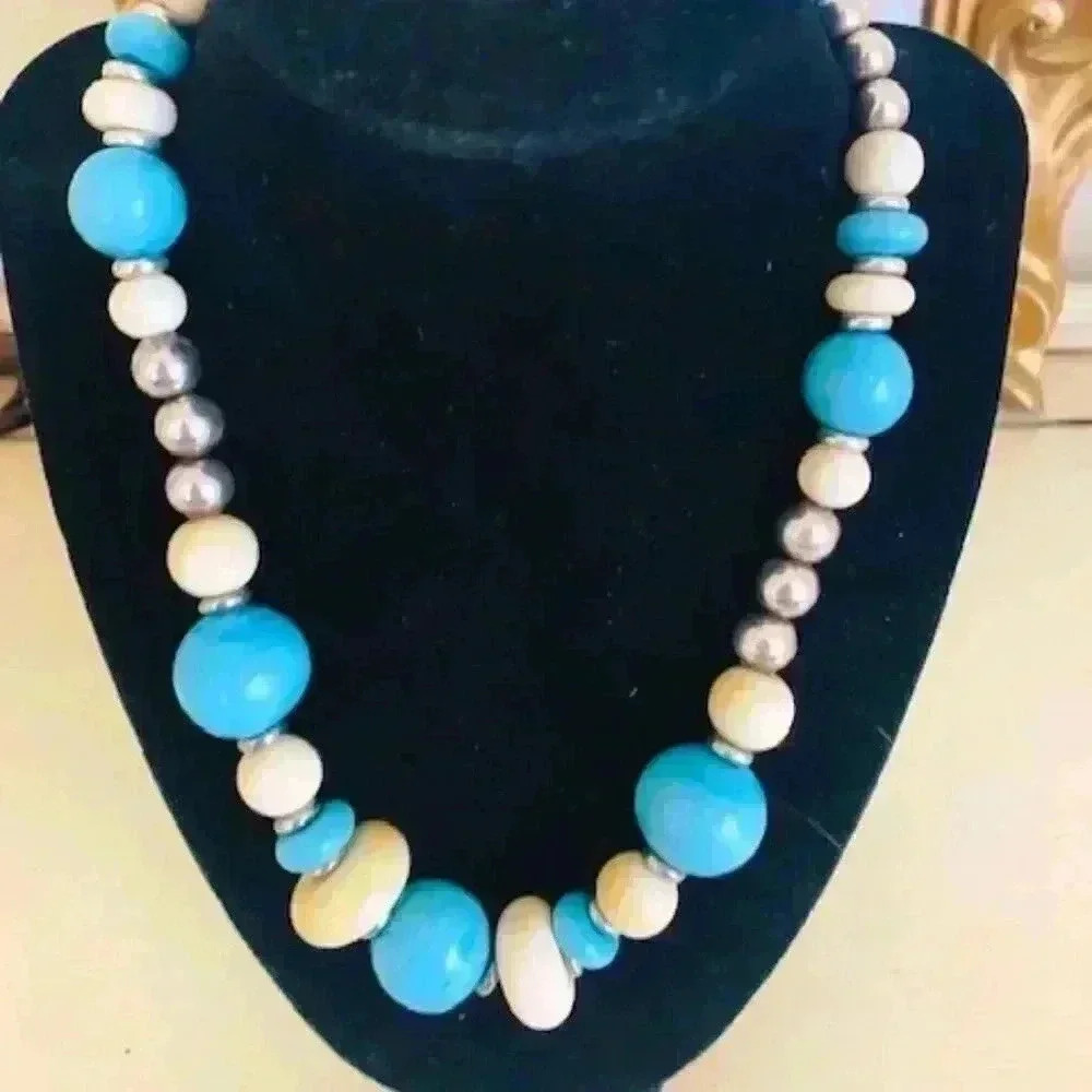 1950 S VINTAGE AQUA BLUE BEADS AND STERLING NECKLACE